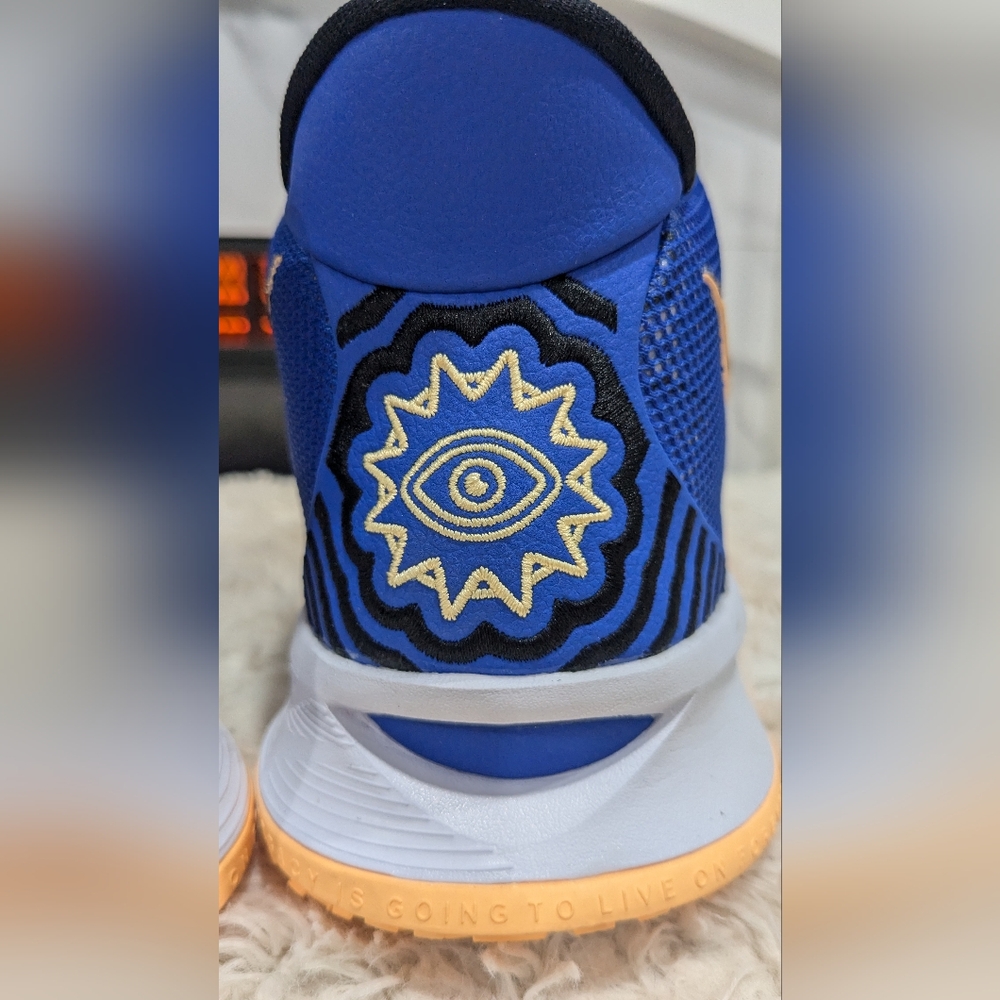 Nike Kyrie Irving 7 Sisterhood Sneakers - Picture 6 of 9